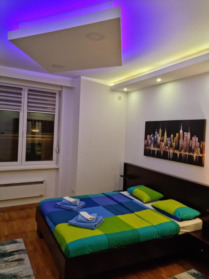De Luxe Republic Square Apartment Of 100Sqm Belgrad Exterior foto