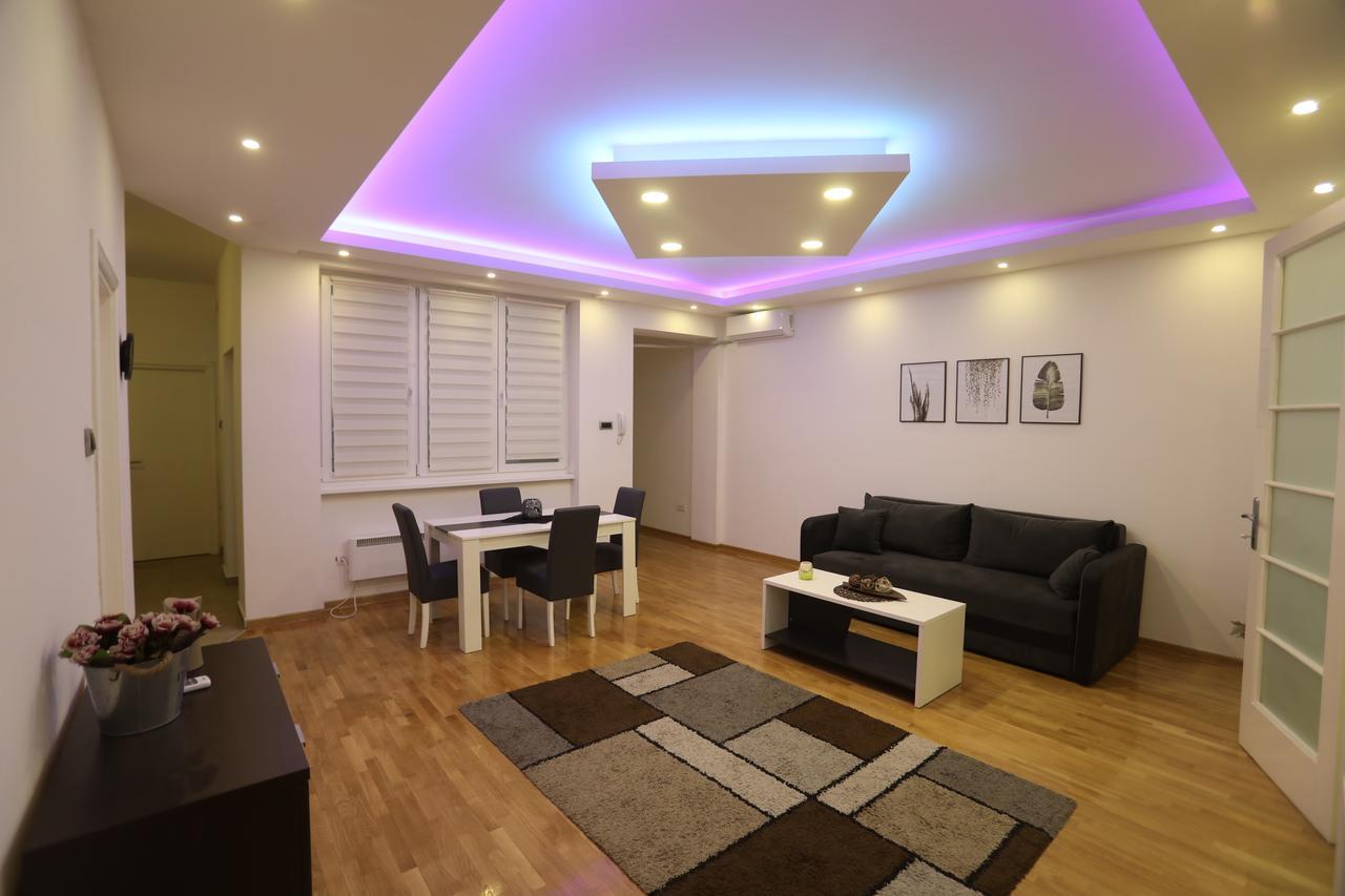 De Luxe Republic Square Apartment Of 100Sqm Belgrad Exterior foto