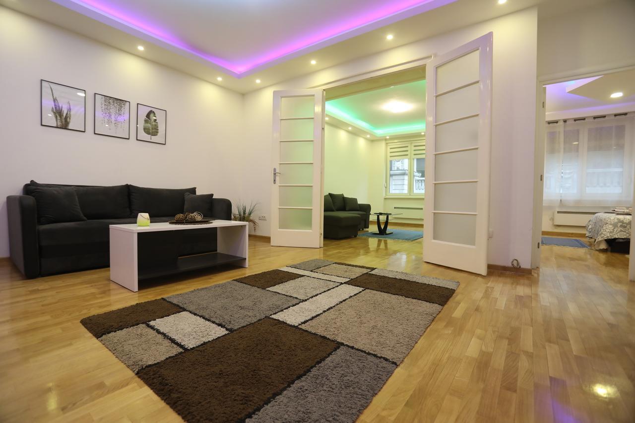 De Luxe Republic Square Apartment Of 100Sqm Belgrad Exterior foto