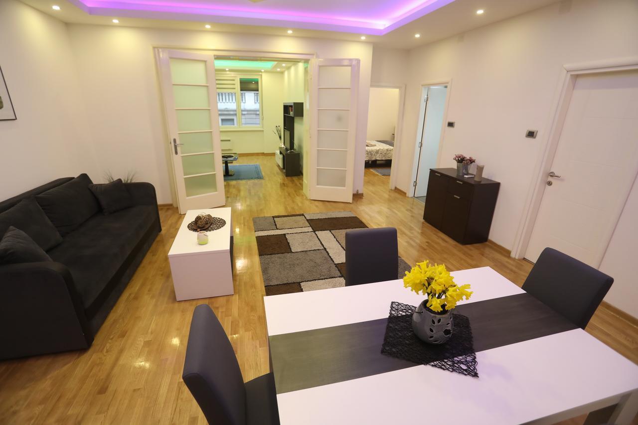 De Luxe Republic Square Apartment Of 100Sqm Belgrad Exterior foto